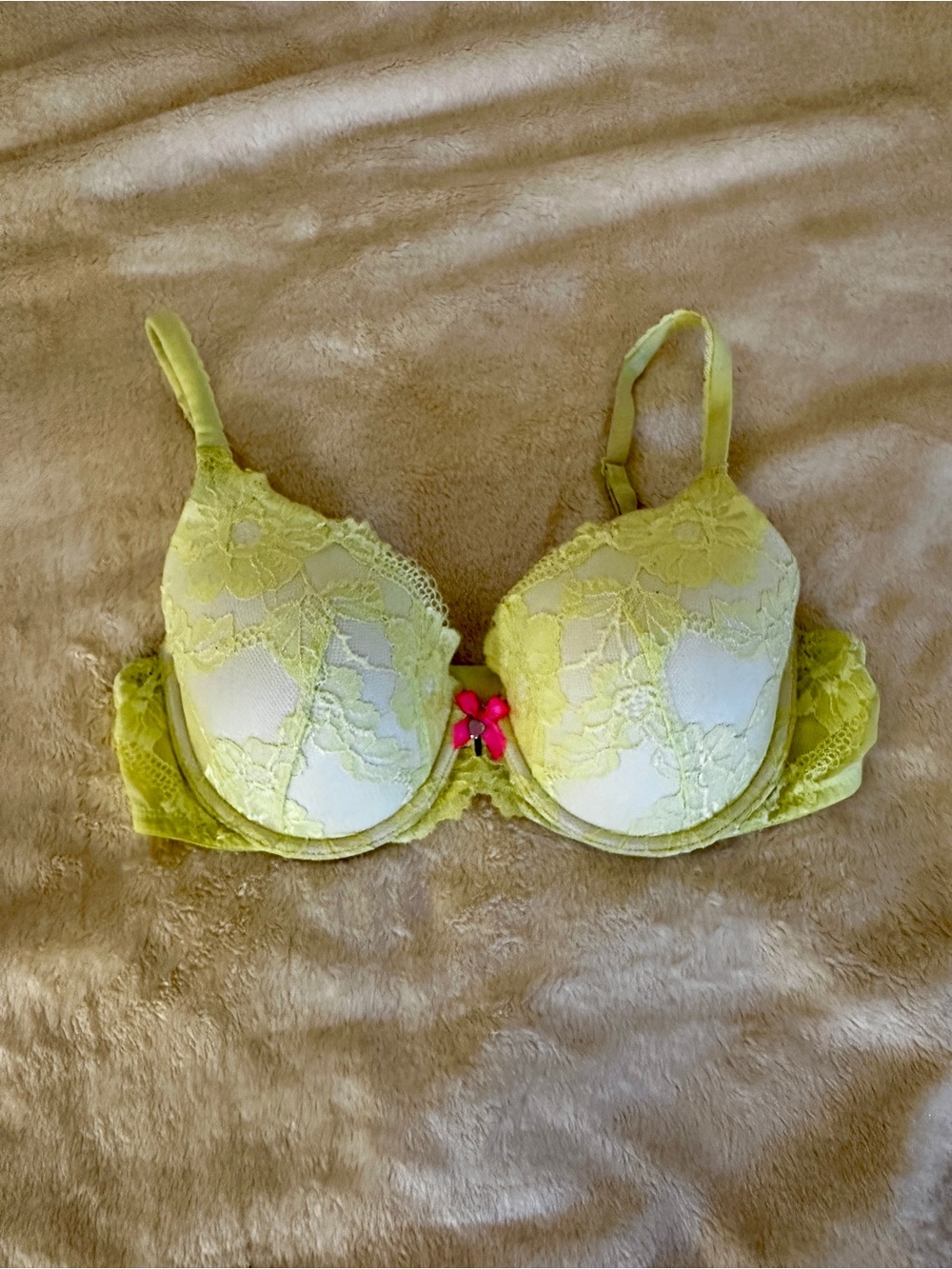 VICTORIA’S SECRET BBV Lace Push-Up Bra in Lime Green with Decorative Bow 34D